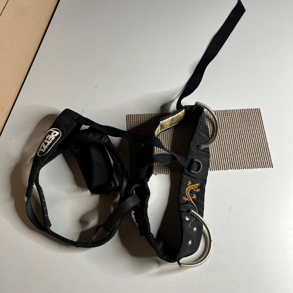 Petzl Crux C62 Climbing Sit Harness Black Made in France Size S Lizard Motif